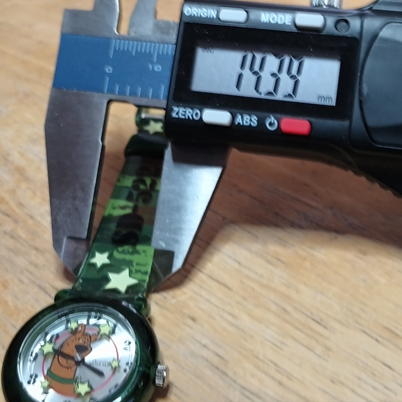 X Armitron Scooby Doo Green camouflage watch 3 (stars) hand movement jelly - Picture 2 of 9